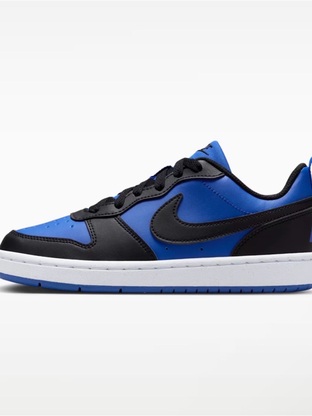 Nike Kids Low-Top Sneaker in Royal Blue and Black